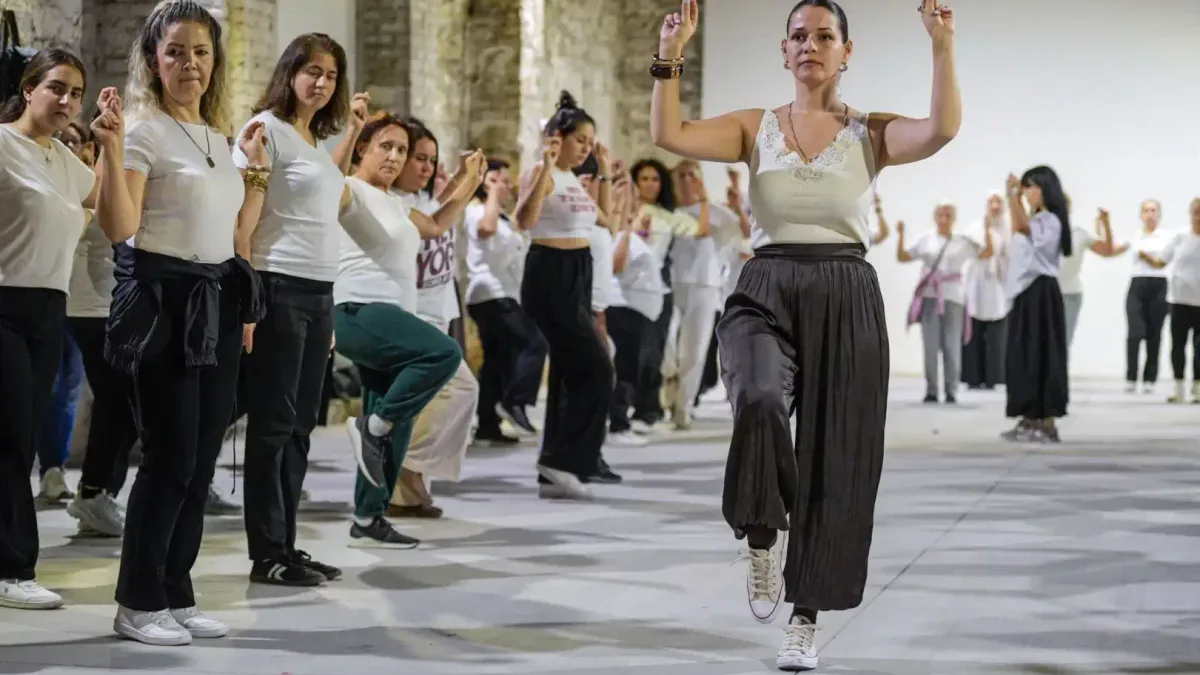 İzmir'de zeybek dansına yoğun ilgi gösteriliyor