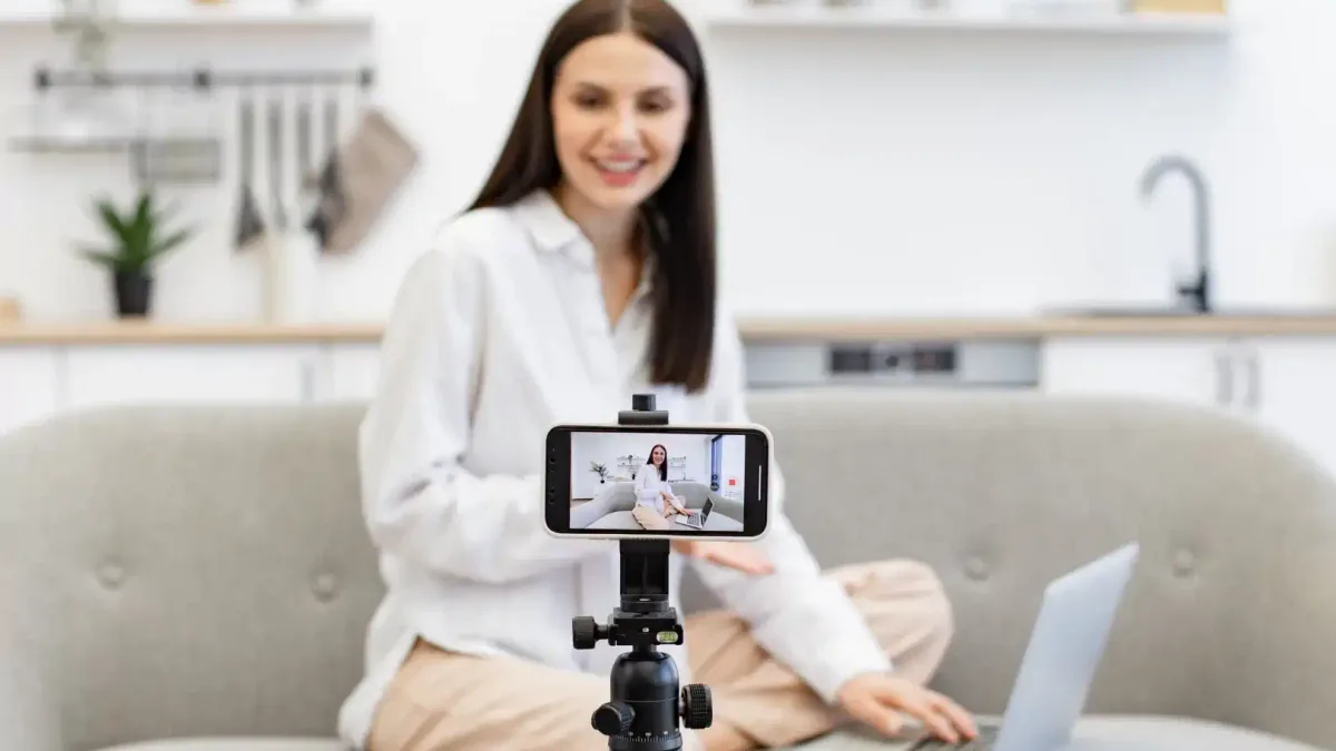 Youtube içerik üreticilerini sahte iş birliği dolandırıcılığına karşı uyarıyor