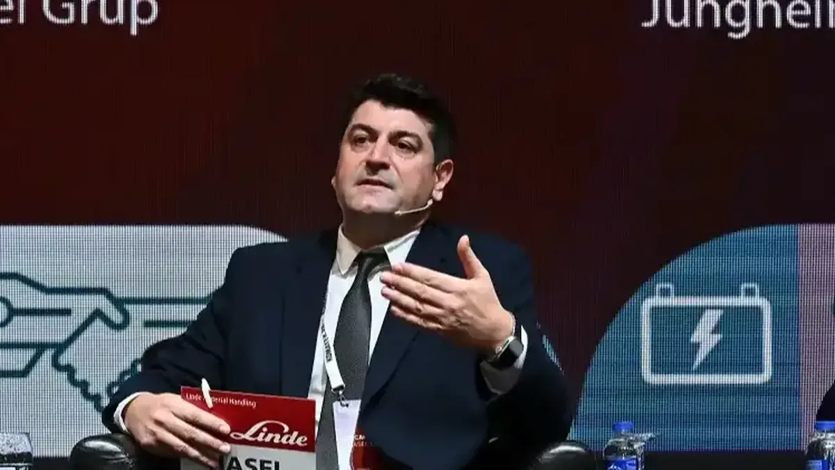 Hasel, İstif Makineleri ve Akıllı Depo Teknolojileri Zirvesi'nde intralojistikte otomasyon çözümlerini anlattı.