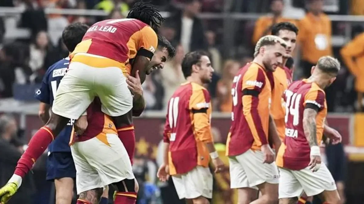 Kasımpaşa karşısında bir kişi eksik oynayan Galatasaray evinde galibiyetle güldü.