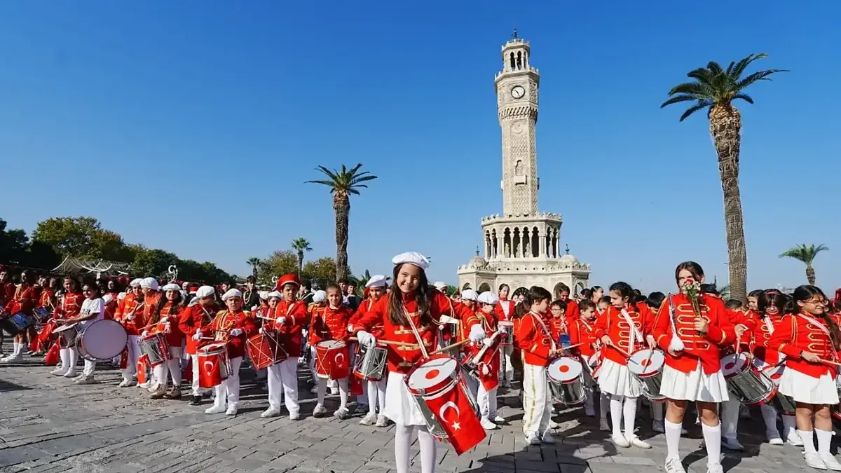 Cumhuriyet Bayramı kutlamaları bando gösterileriyle renklendi
