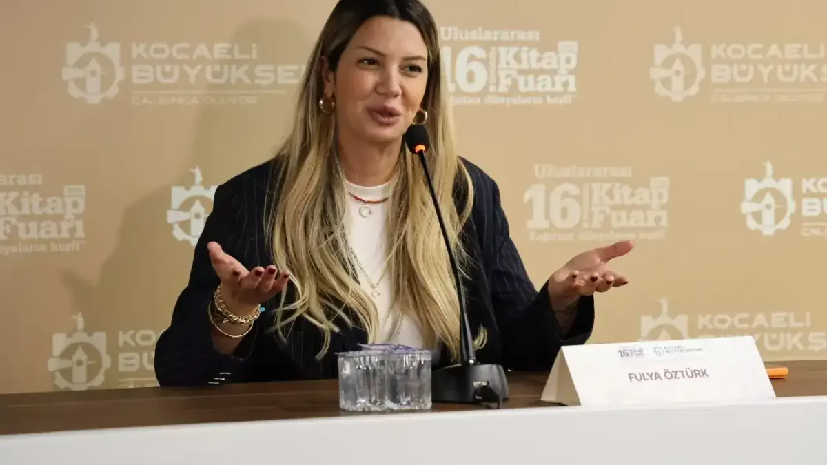 Fulya Öztürk, dijital algıların tehlikelerine dikkat çekti