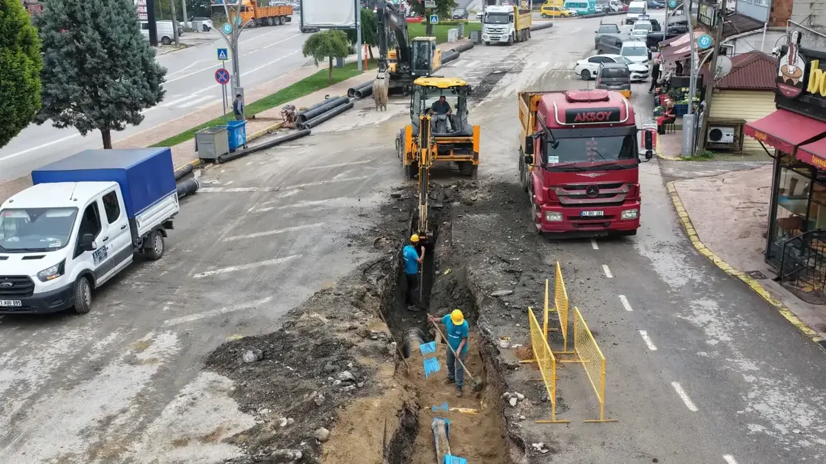 Kocaeli'de yürütülen içme suyu altyapı çalışmaları aralıksız devam ediyor.