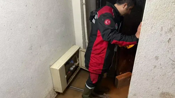 Maltepe'de kriz masası ve saha ekipleri çalışmaları