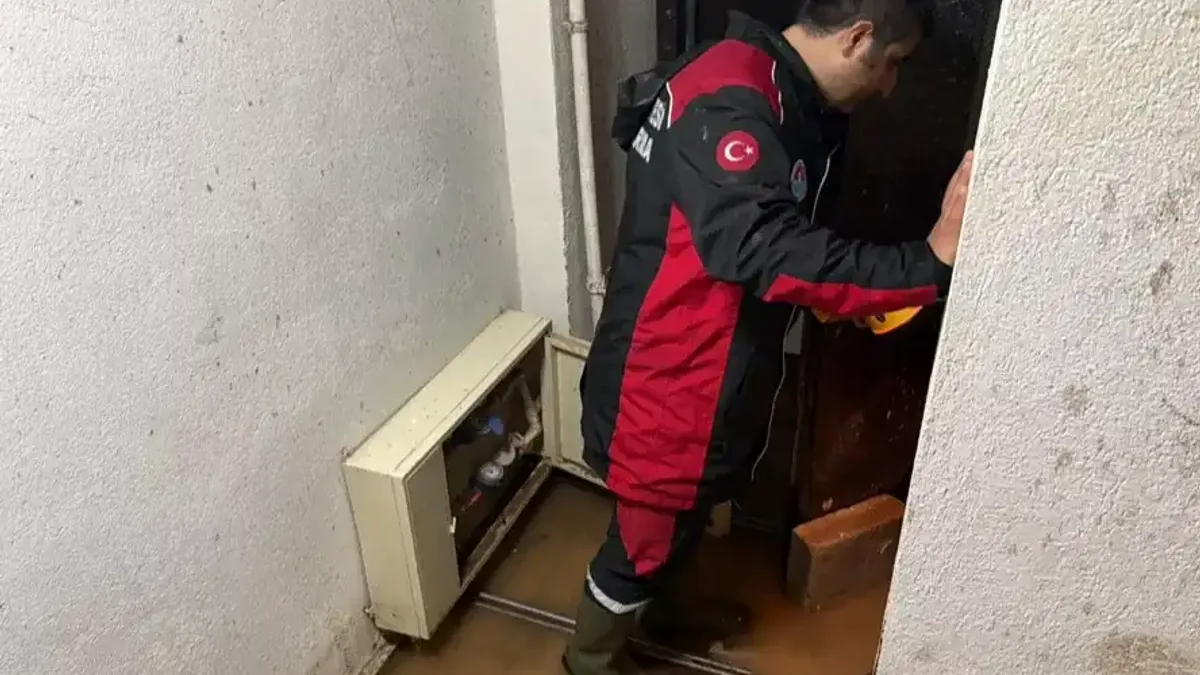 Maltepe'de kriz masası ve saha ekipleri çalışmaları