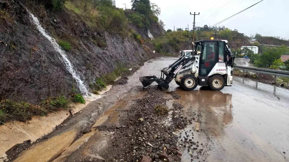 Kocaeli'de şiddetli yağış sonrası yapılan kurtarma çalışmaları
