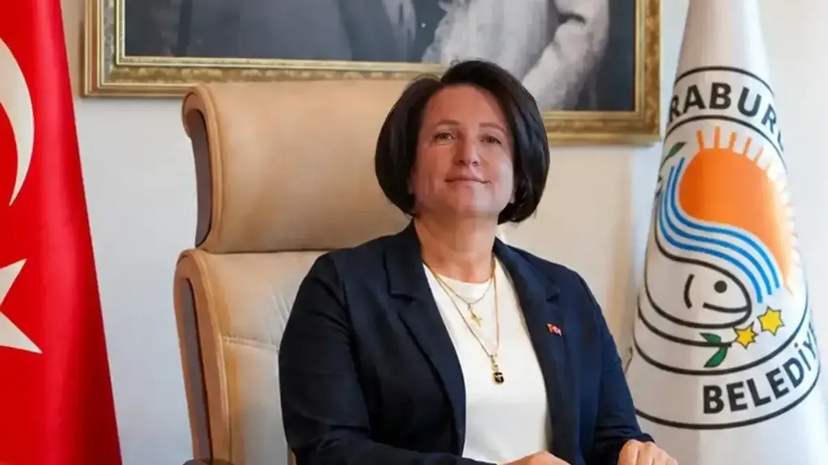 Karaburun Belediye Başkanı İlkay Girgin Erdoğan Yeni Parti'den istifa ettiğini duyurdu.