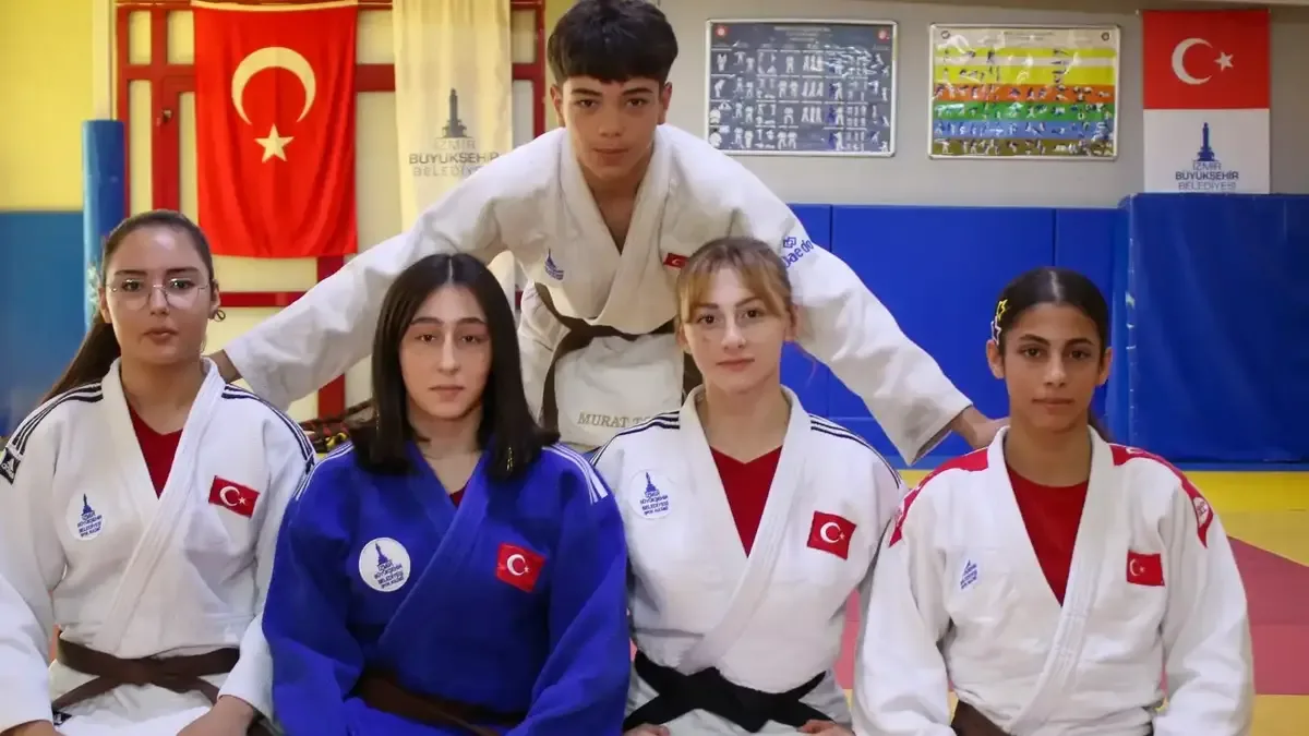 İzmirli genç judocular Balkan Şampiyonası'ndaki başarılarını olimpiyat hedefiyle taçlandırıyor.