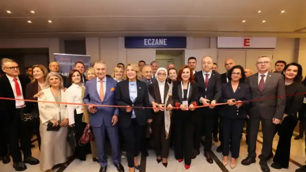 Eczacılardan yapay zekâ tedavisi ve sahte ürün uyarısı - Detay Görsel 1