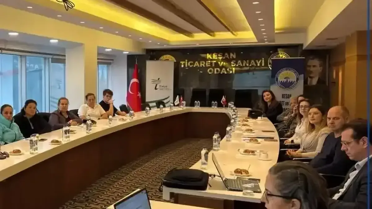Keşan TSO'da düzenlenen kooperatifçilik ve girişimcilik seminerine yoğun katılım sağlandı.