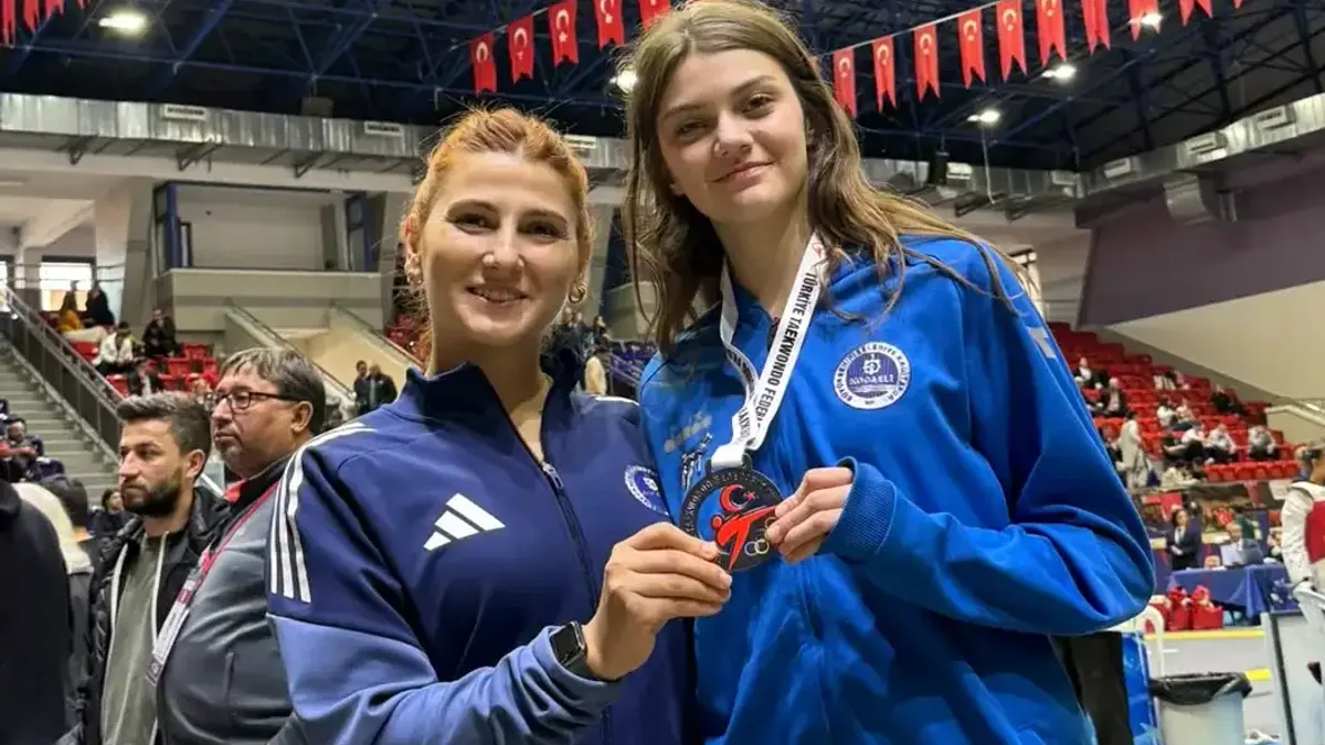 Ceylinnaz Durmaz'dan taekwondoda büyük zafer