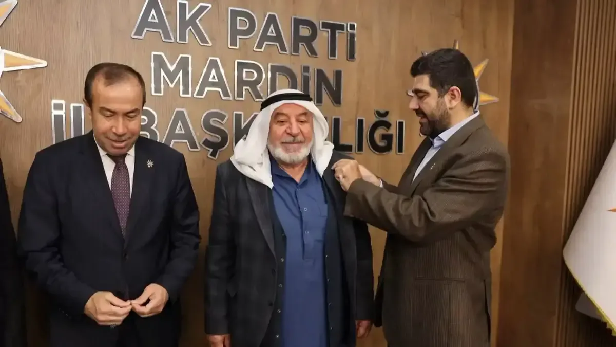 AK Parti Mardin İl Başkanlığı'nda düzenlenen katılım programından bir görüntü.