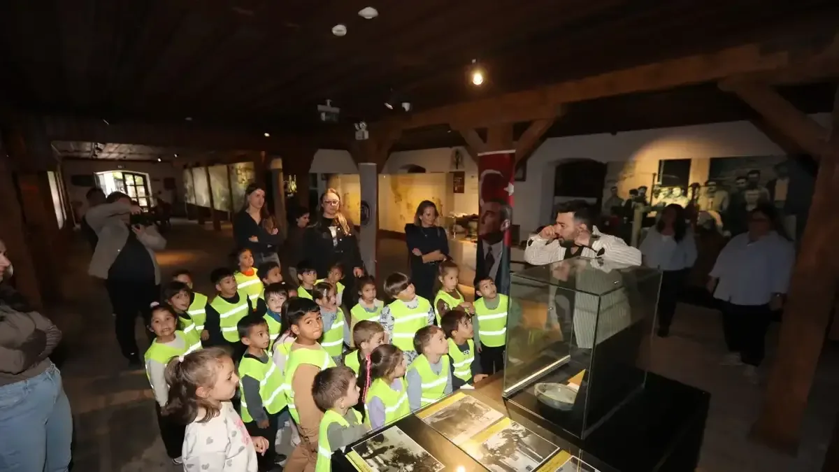 Minikler Selçuk Efes Kent Belleği'ni ziyaret ederek tarihi keşfettiler.