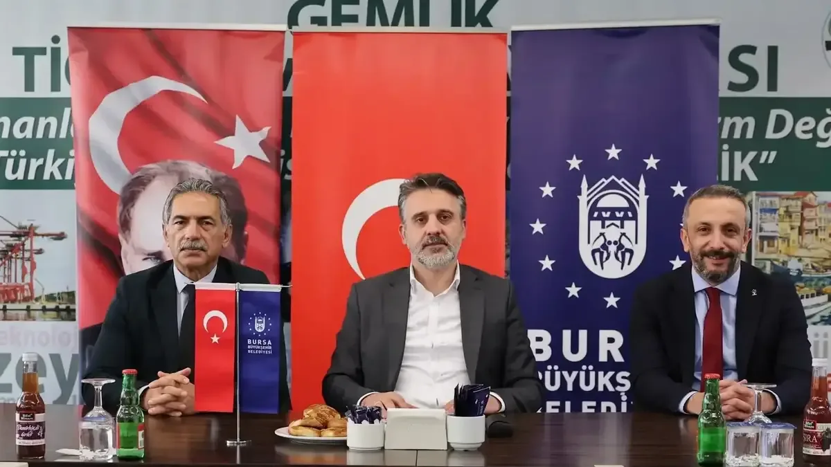 Bursa Büyükşehir Belediye Başkan Vekili Şahin Biba Gemlik'te muhtarlarla bir araya geldi.