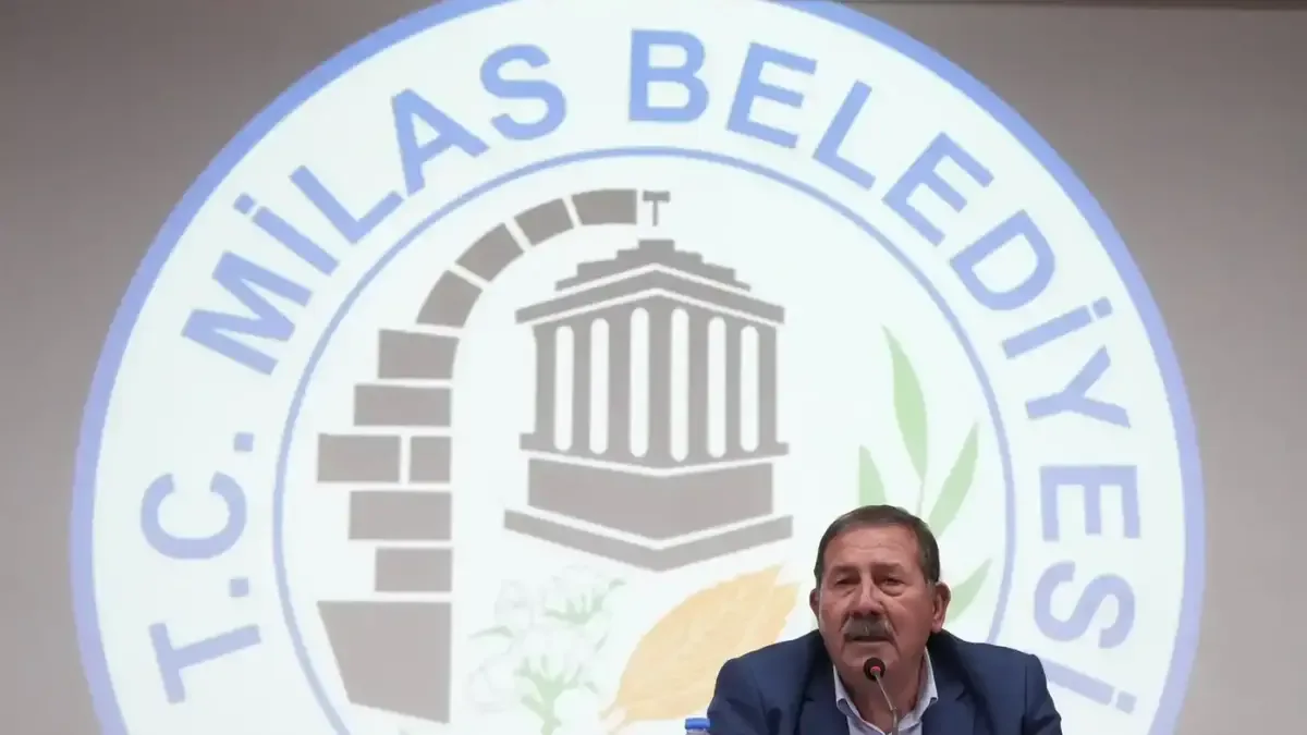 Milas Belediyesi'nde sabah saatlerinde düzenlenen operasyonun görüntüsü.