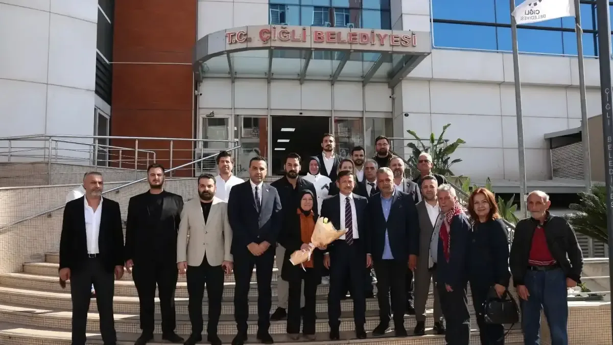 Hamza Dağ, Çiğli Belediye Başkanı Yıldız'ı ziyaret etti.
