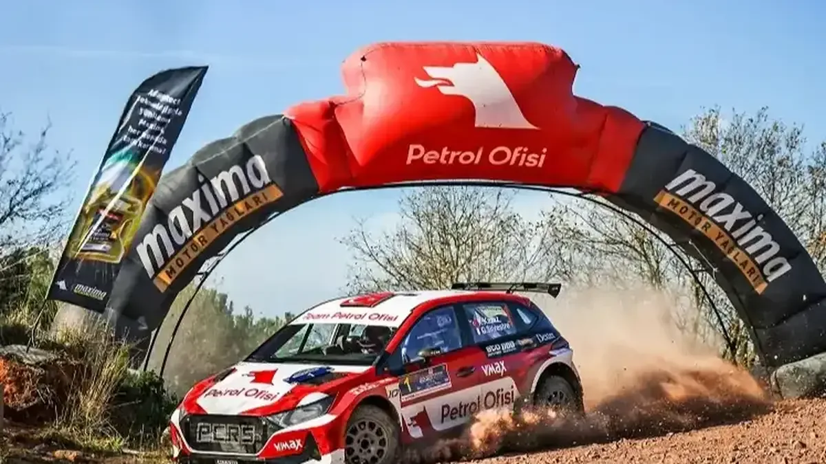 Kocaeli Büyükşehir Rallisi start seremonisi gerçekleştirildi.