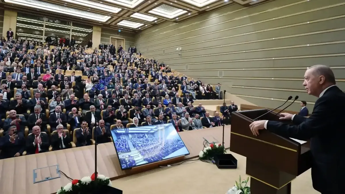 Cumhurbaşkanı Erdoğan, Muhtarlar Günü etkinliğinde muhtarlara hitap ediyor.
