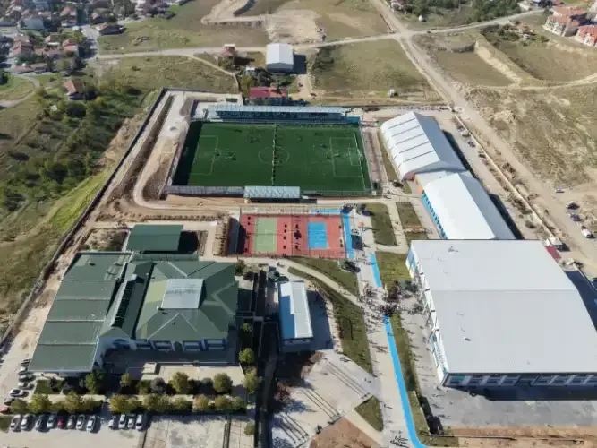 Bakan Bak, Melekbaba Spor Tesisini inceledi - Detay Görsel 2
