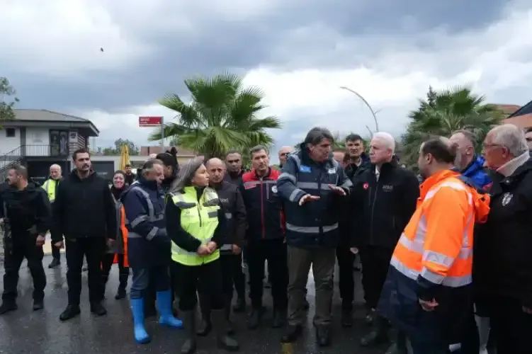 Pendik Şeyhli Mahallesi'nde sel felaketi sonrası arama kurtarma çalışmaları devam ediyor. - Fotoğraf 2