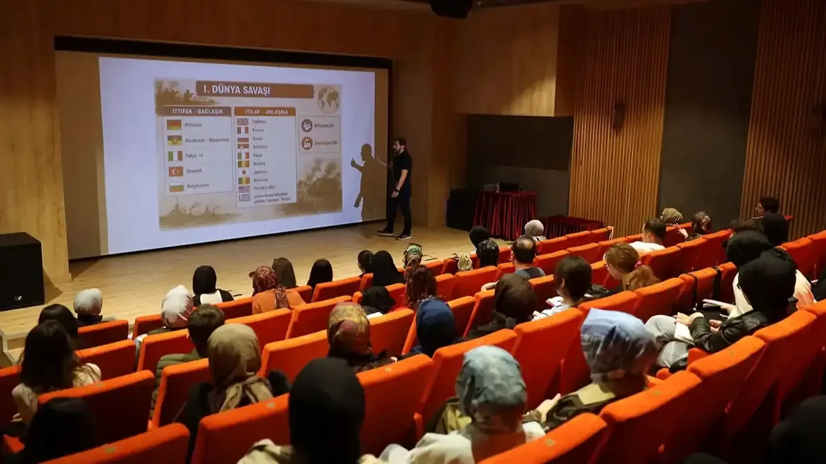 Sakarya'da KPSS Genel Tekrar Programı'nın son eğitimi gerçekleştirildi.