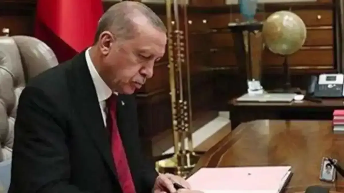 Cumhurbaşkanlığı kararıyla görevden alınan yöneticilerin listesi.