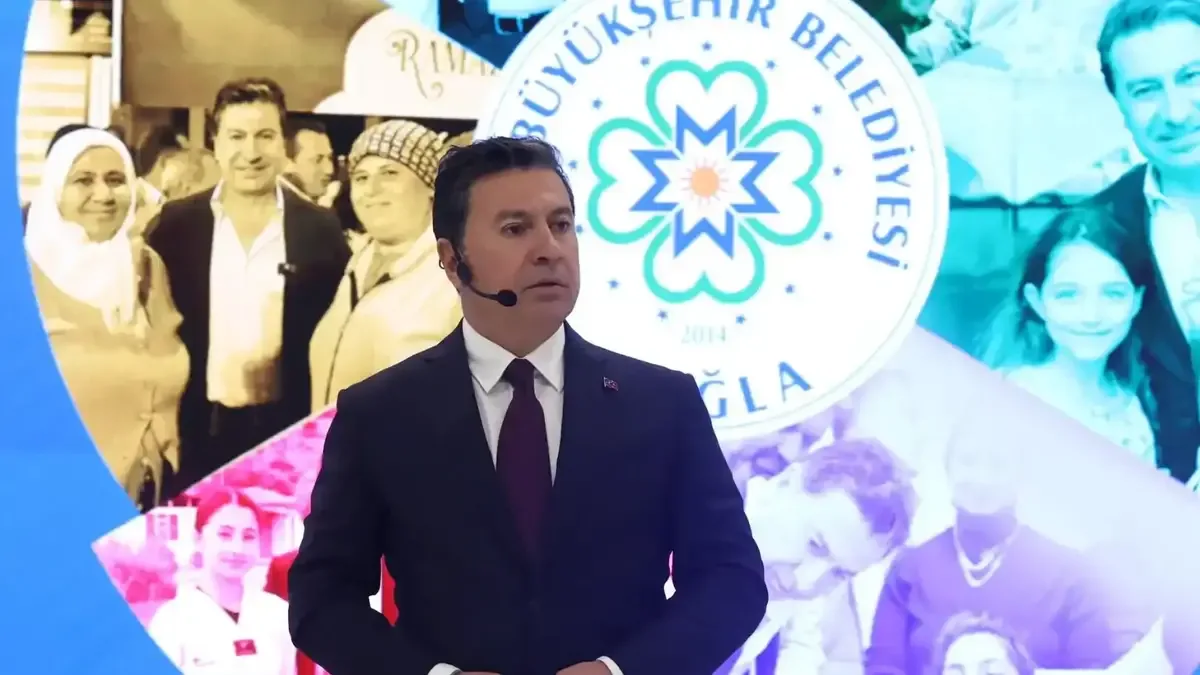 Muğla Büyükşehir Belediye Başkanı Ahmet Aras, bağımsız olarak görevine devam edeceğini açıkladı.