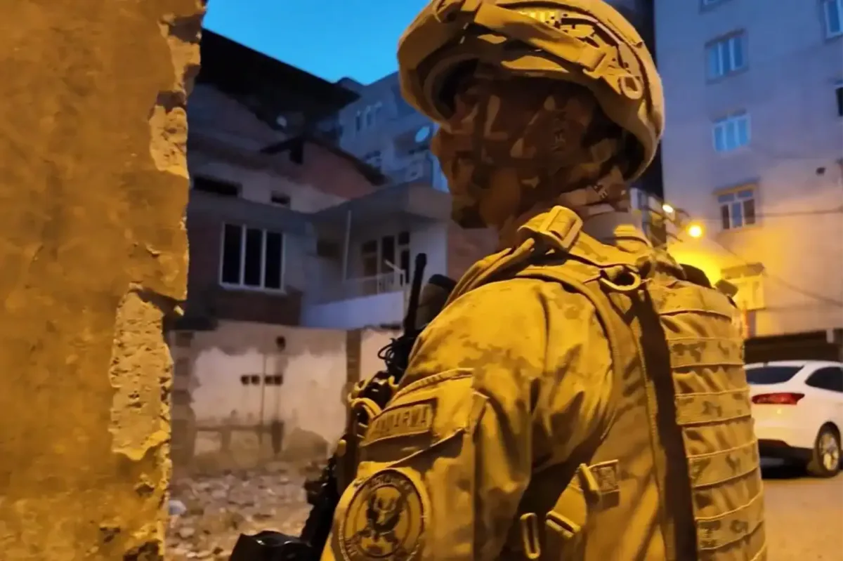 DEAŞ'a yönelik düzenlenen operasyonlardan bir kare.