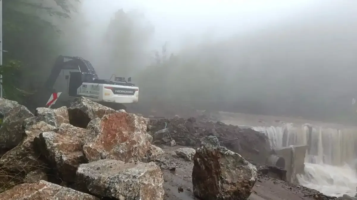 Gölyaka'da yapılan yol çalışmaları sonrası ulaşıma açılan yollar.