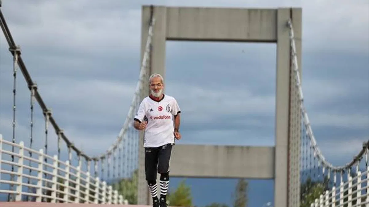 'Koşan Kartal' lakaplı 68 yaşındaki Fikri amca, sağlığını harekete borçlu