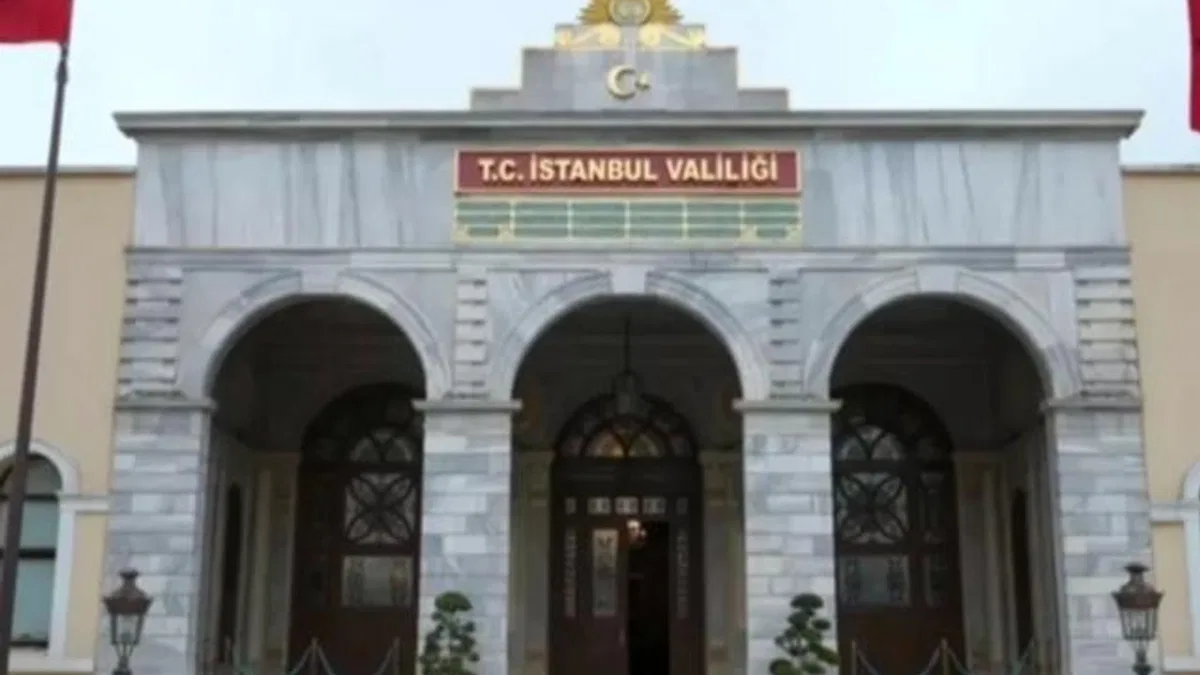 Valilik duyurdu! İstanbul'da metro hattı ve yollar kapatıldı.. Gösterilere 4 gün yasak!