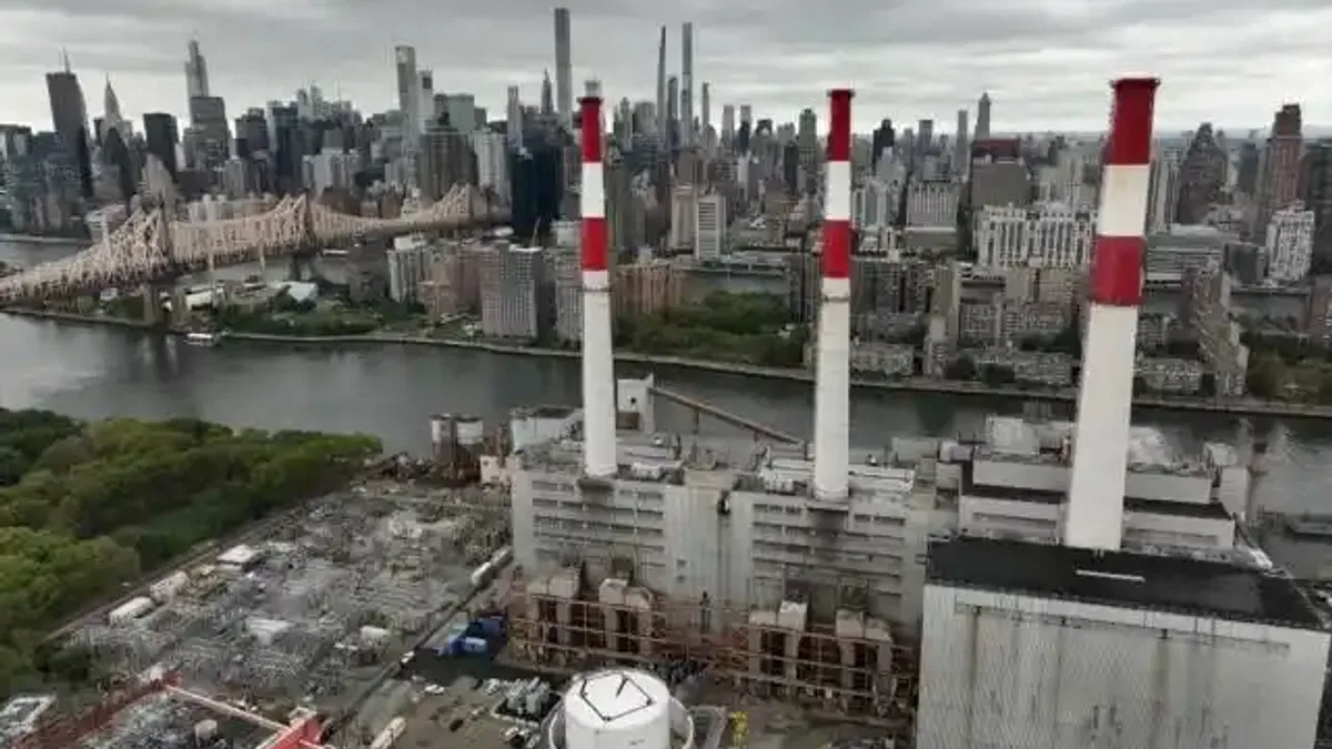 New York'un en büyük fosil yakıt santrali yenilenebilir enerji tesisine dönüştürülecek
