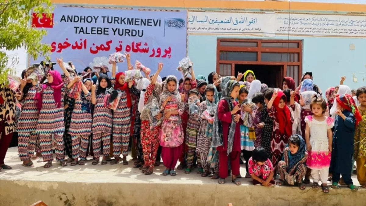 Bahçeli'den, Afganistan'daki öksüz ve yetim Türkmen çocuklara bayramlık