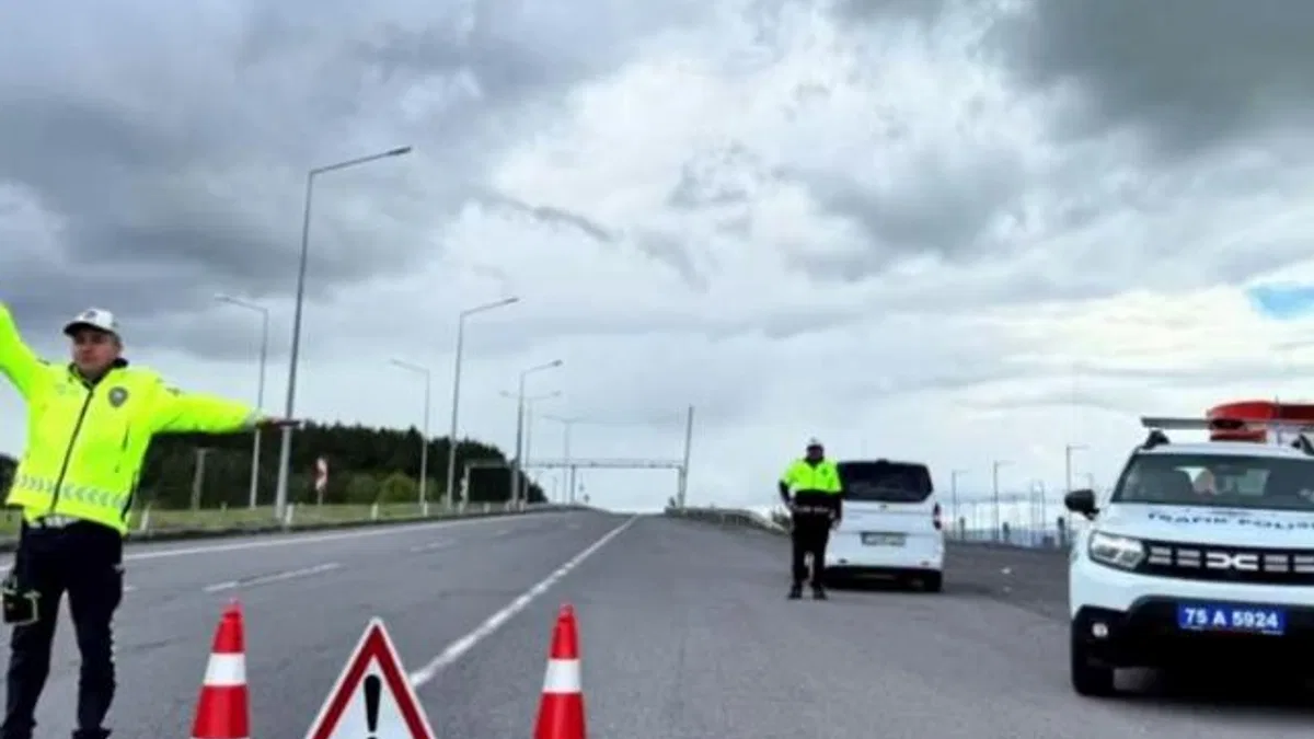 Tatilin 1. gününde 407 bin 731 araç denetlendi