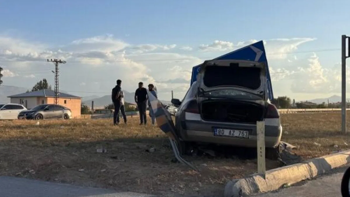 Afşin'de trafik kazası: 3 yaralı