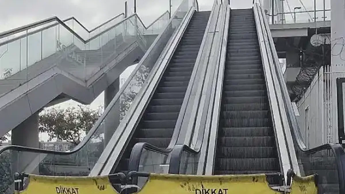 Yürüyen merdivenlere periyodik bakım