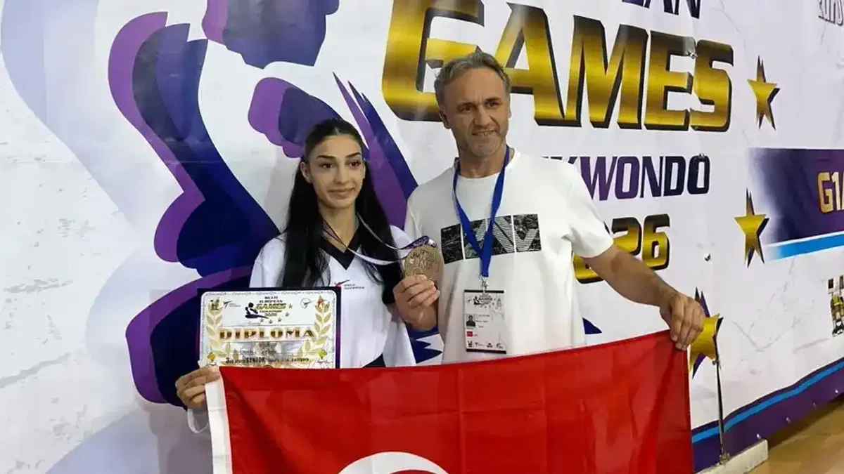 İzmirli tekvandoculardan Avrupa’da üç madalya