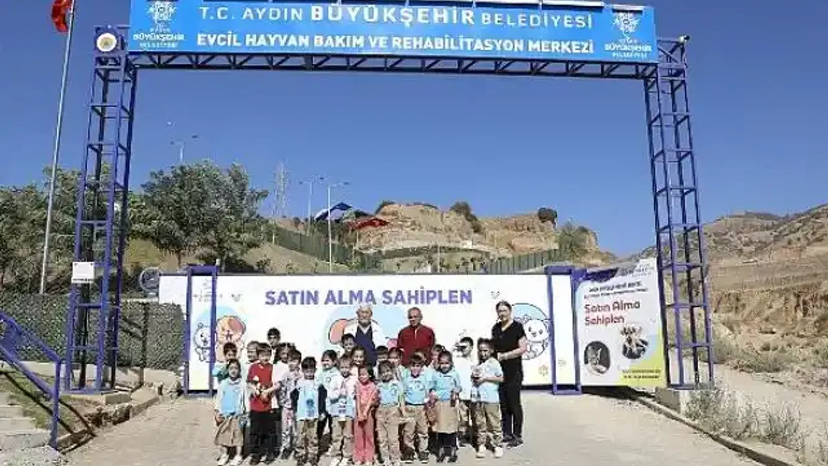 Başkan Çerçioğlu Hayvanları Koruma Günü'nde Minik Öğrencilere Can Dostlar Sevgisini Aşıladı