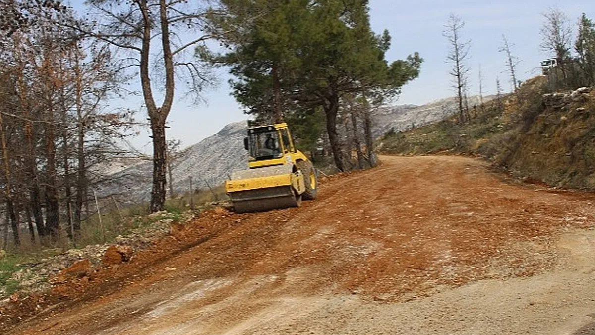 Gebece-Belenobası Grup Yolunda Çalışma