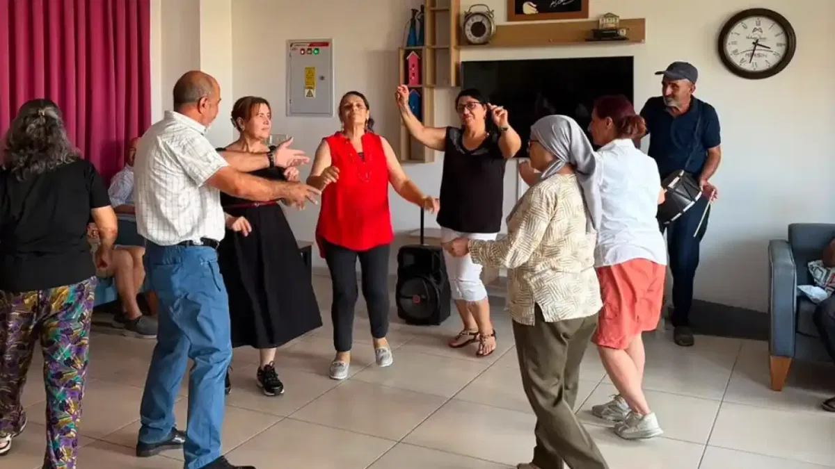 Mersin’de Dünya Emekliler Günü coşkusu