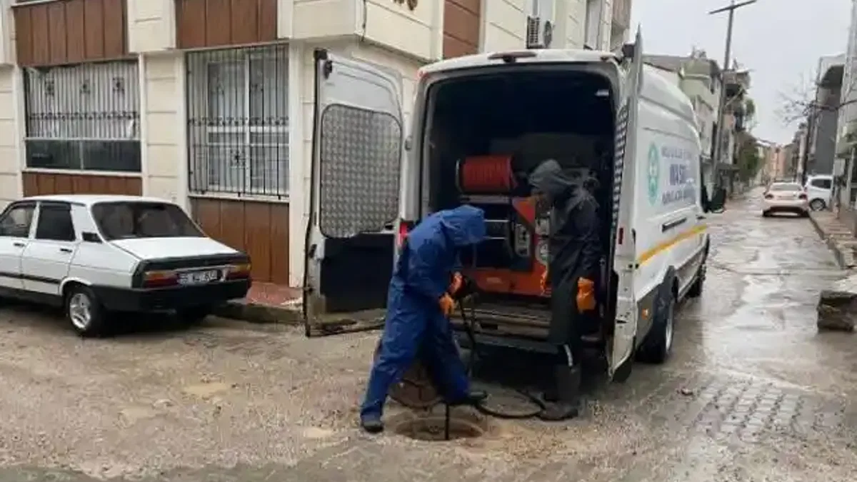Manisa Büyükşehir ve MASKİ sağanak yağışa karşı sahada