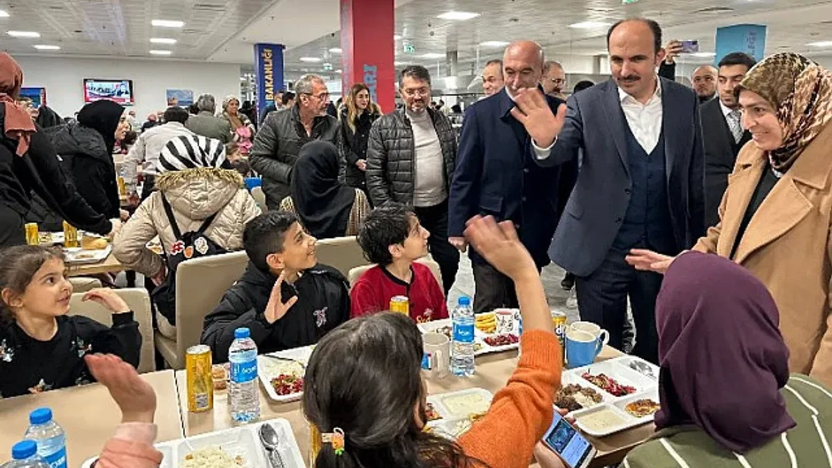 Konya'da afetzedelerin iftar bereketine ortak oldu