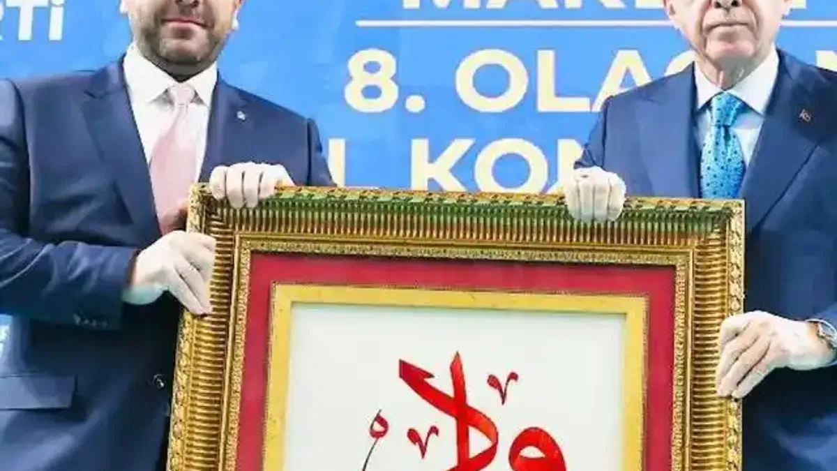 Uncu'dan Erdoğan'a 'Sevgi ve Muhabbet' yazılı tablo