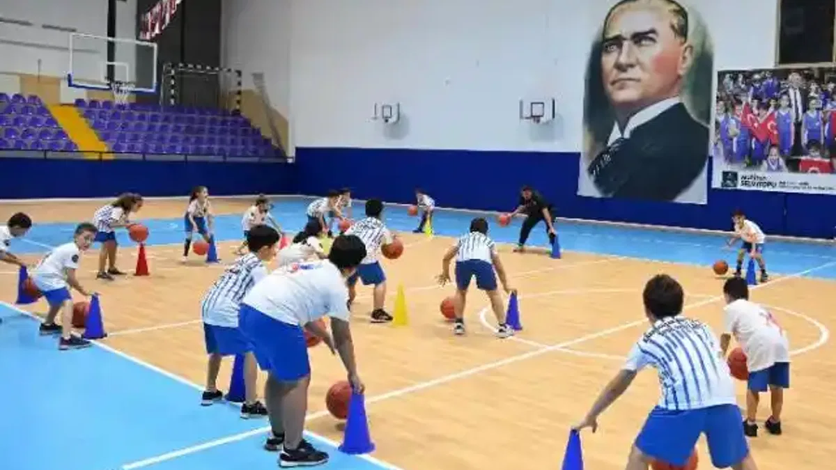 Karabağlar’da spor zamanı