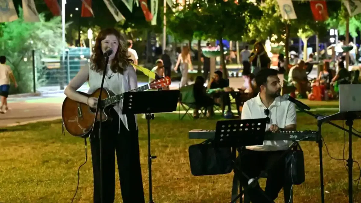Manisalılar akustik yaz akşamlarında buluşuyor