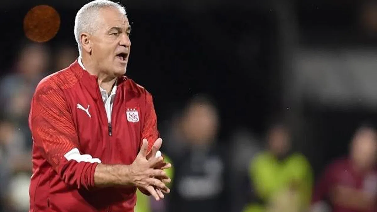 Sivasspor Teknik Direktörü Çalımbay: "Hak ederek galibiyet aldık"