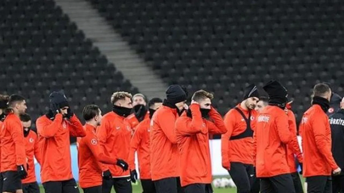 Montella'nın ağabeyi rahatsızlandı, A Milli Takım'ın uçağı Münih'e indi