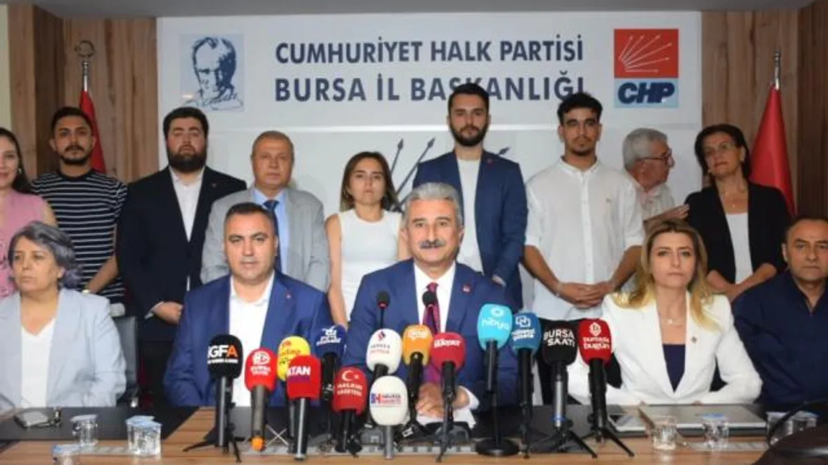 CHP Bursa'dan eğitim notu: Eğitim çöküyor, MEB sınıfta kaldı!