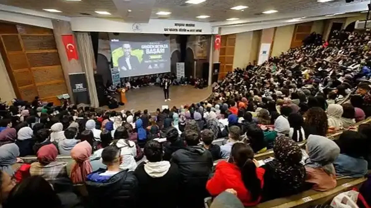 Nevşehir Belediyesi'nden Gençlere YKS Öncesi Gri Koç Motivasyonu