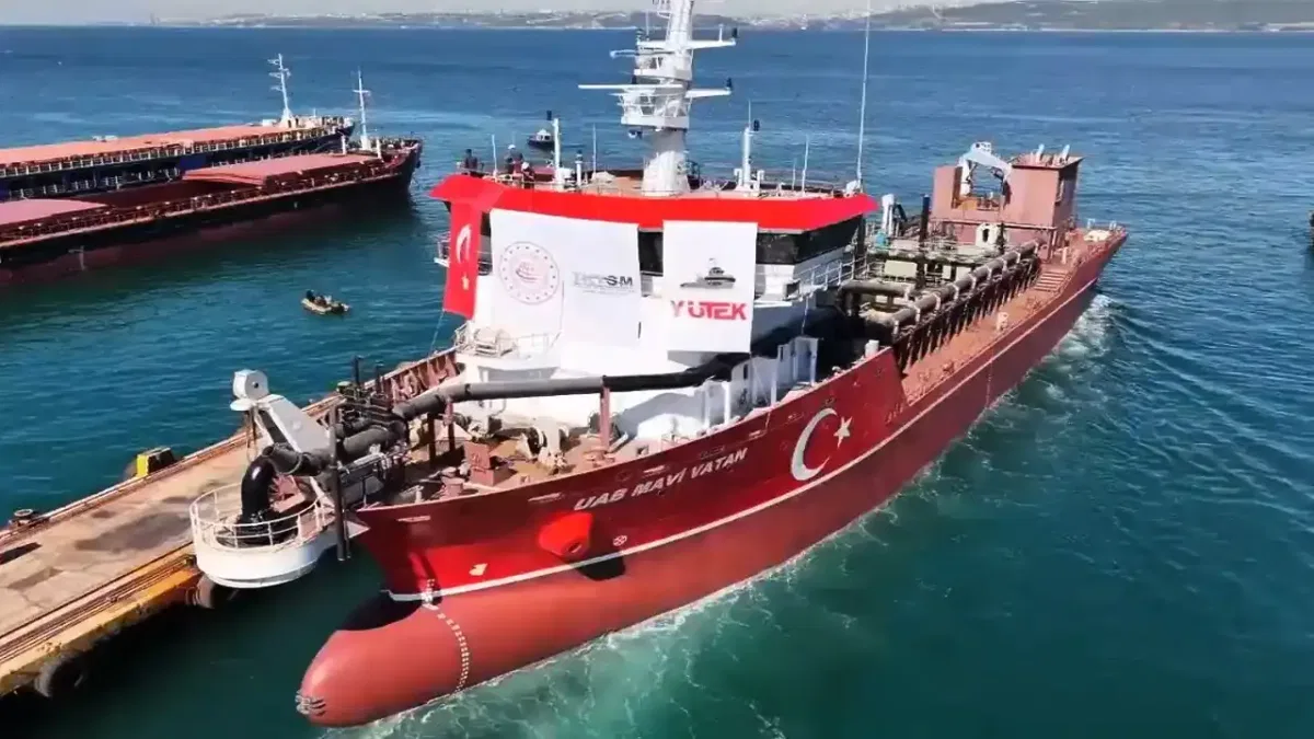 Türkiye'nin ilk yerli emici tarama gemisi suya indirildi